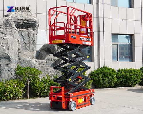 self-propelled scissor lift