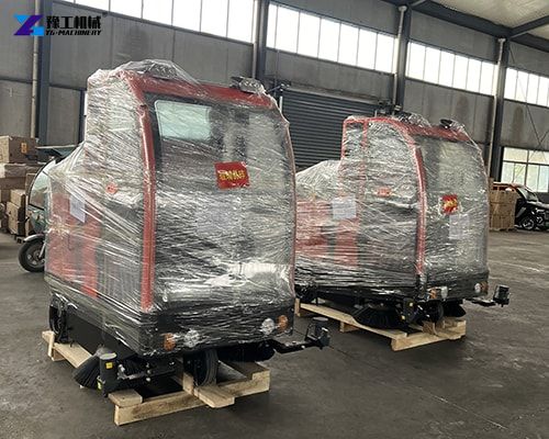 mini road sweepers in factory